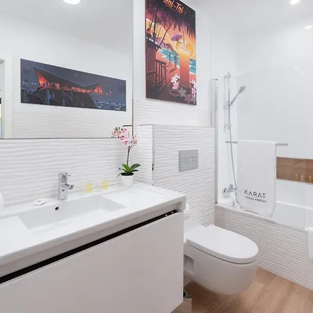 Karat Atico Siam Skies Ferienhaus *